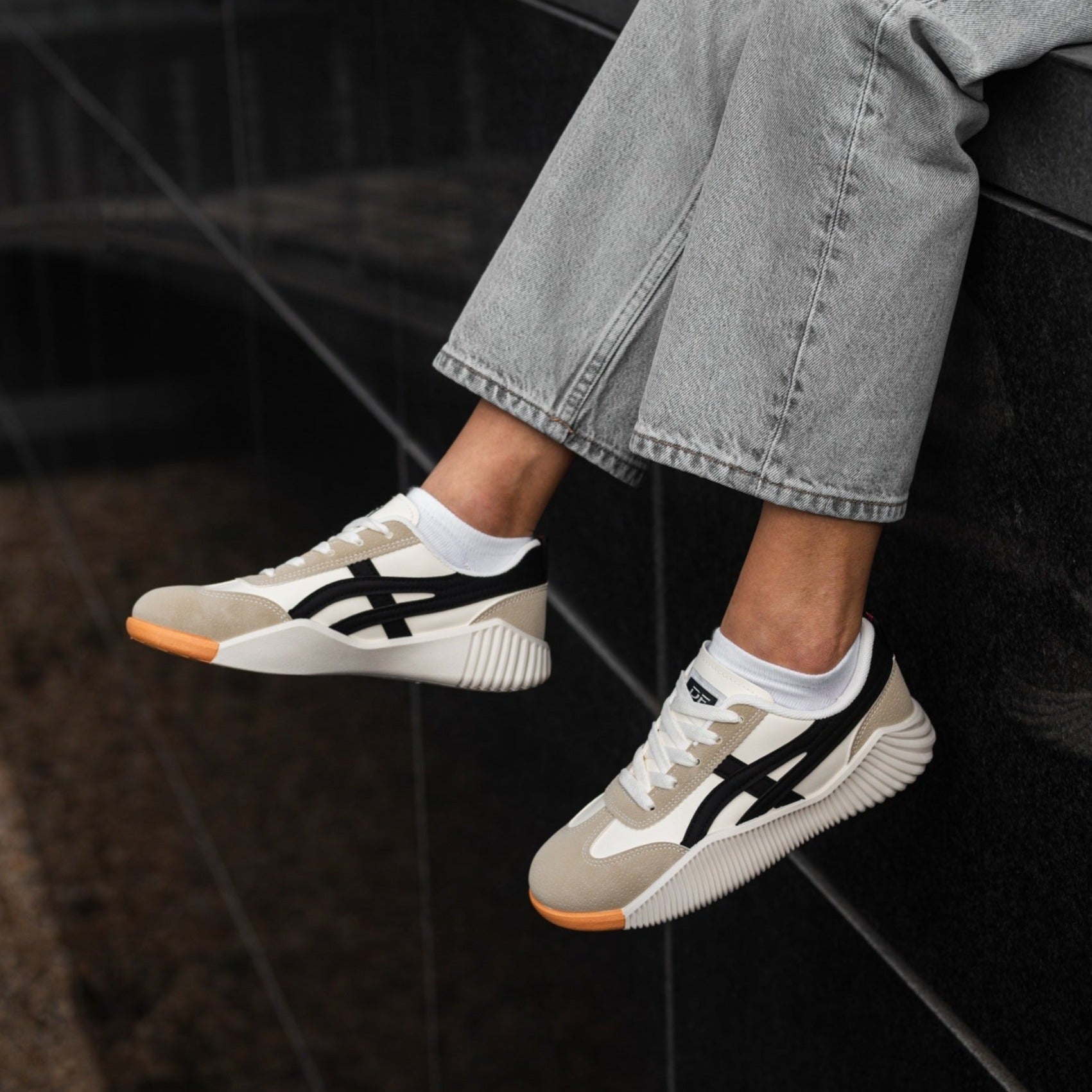 Damen Schnürung Streifen Detail Freizeit Sneaker