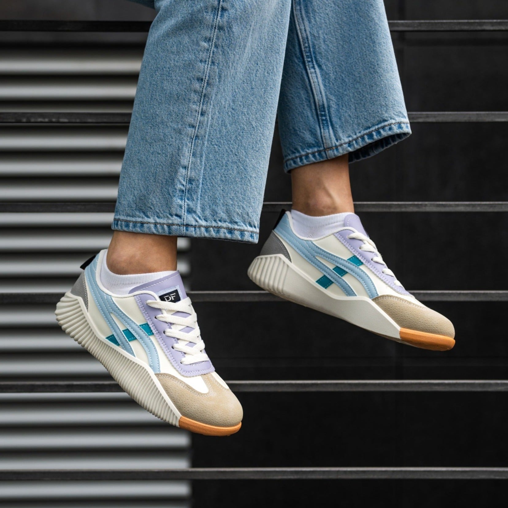 Damen Schnürung Streifen Detail Freizeit Sneaker
