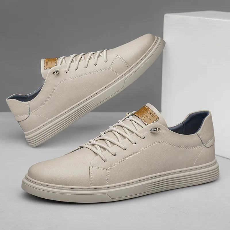 Herren Low-Top Sneakers mit flacher Sohle und Schnürsenkel